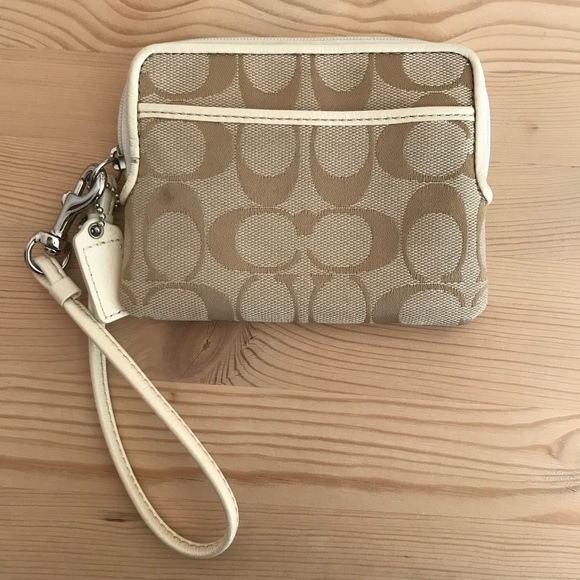 Small Coach wristlet - Picture 3 of 10